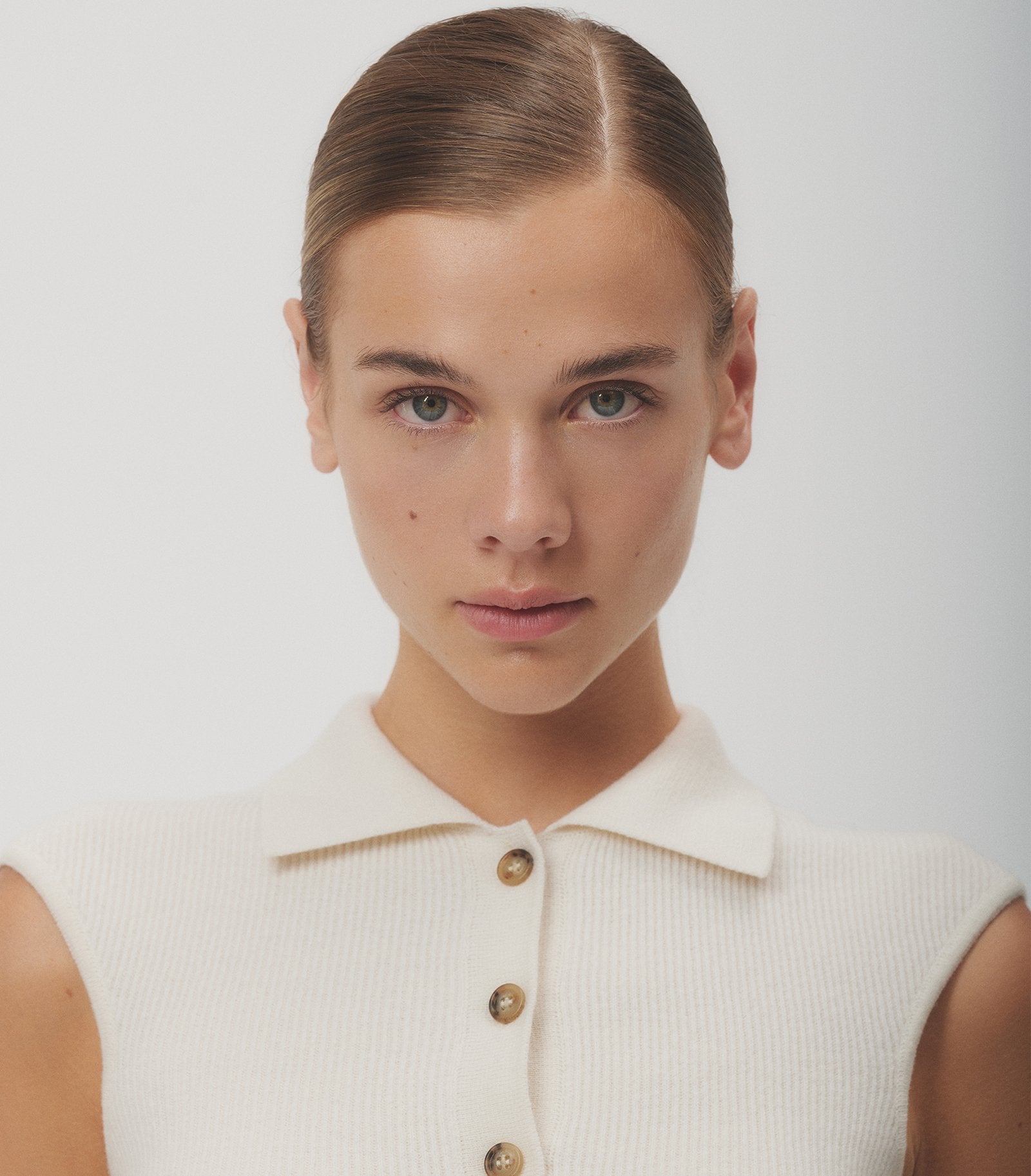 Sleeveless Polo Neck - Arrita Studio